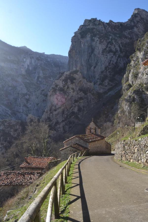 El Portal Del Abuelo Appartement Arenas De Cabrales Buitenkant foto